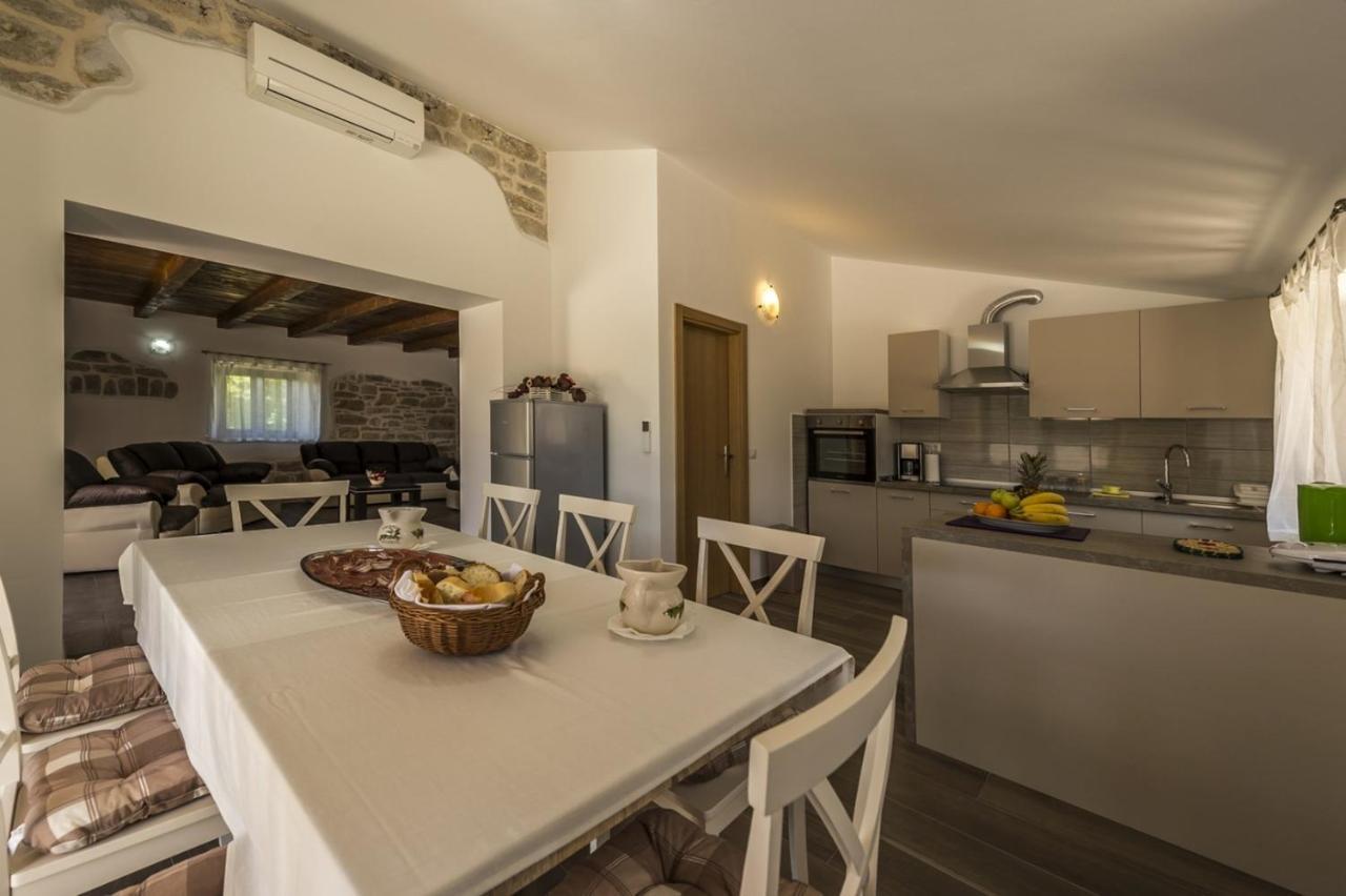 Spacious Four-Bedroom Villa Marija Klostar Экстерьер фото