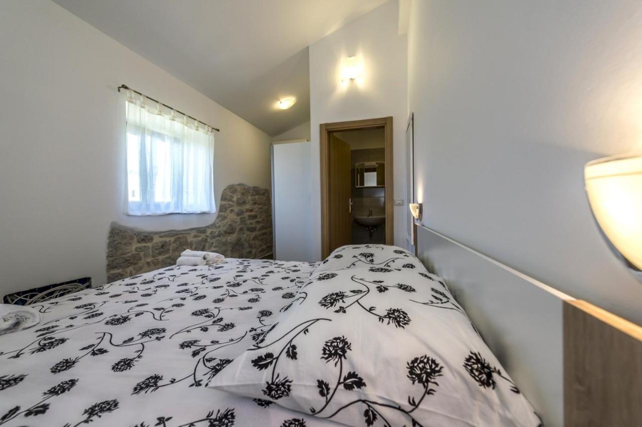 Spacious Four-Bedroom Villa Marija Klostar Экстерьер фото